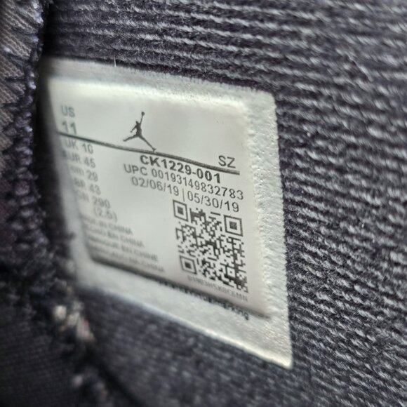 Paris Saint-Germain x Air Jordan 6 Retro - Picture 10 of 10